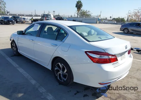 2016 Honda Accord Lx z USA, uszkodzony, nr VIN 1HGCR2F31GA084710